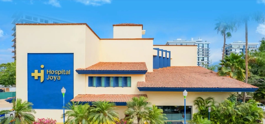 Fachada de Hospital Joya Marina en Marina Vallarta
